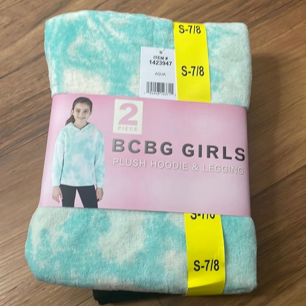 BCBG girls 2‎ piece plush hoodie aqua and legging set